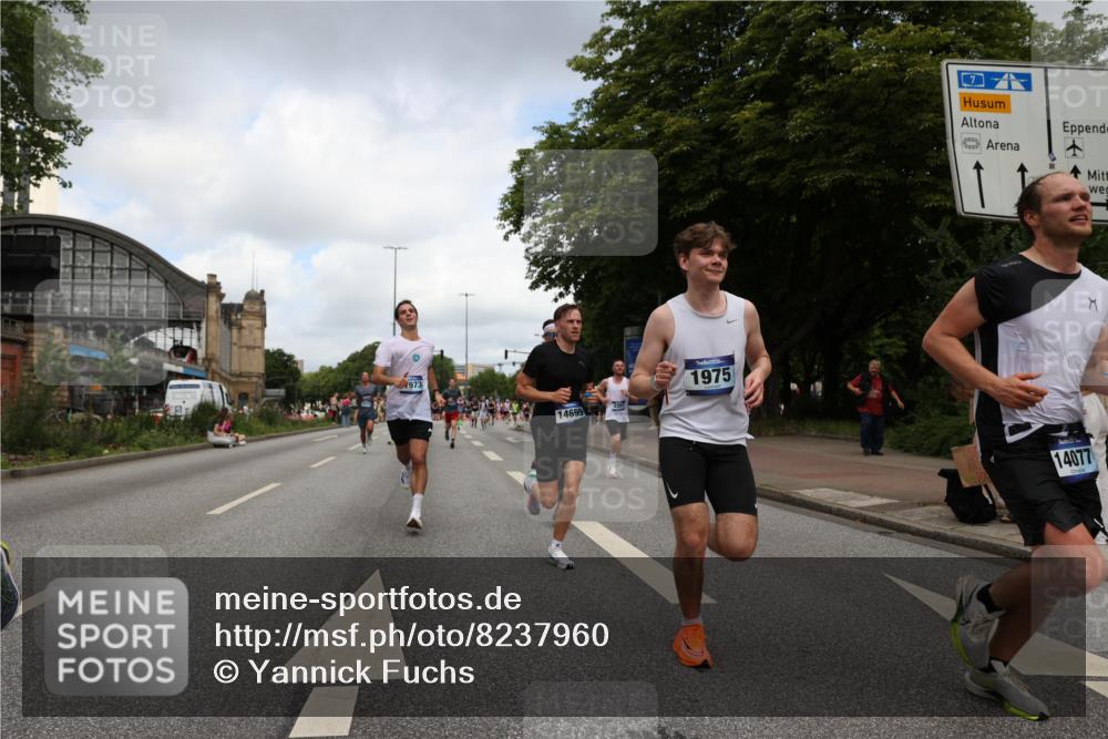 29.06.2025 - hella hamburg halbmarathon Yannick Fuchs http://msf.ph/oto/8237960 29.06.2025 10:34:36 20KM 1358, 1603, 1975, 2573, 2826, 3547, 3626, 4381, 4398, 4766, 4888, 5375, 5409, 5508, 6149, 6152, 6649, 7109, 7495, 7622, 8346, 8467, 8574, 8933, 9294, 11714, 11806, 12046, 12091, 13190, 14077, 14699, 15421, 15813, 15828, 16580, 16761, 17245, 17792, 17916, 17973, 18013, 18979 meine-sportfotos.de