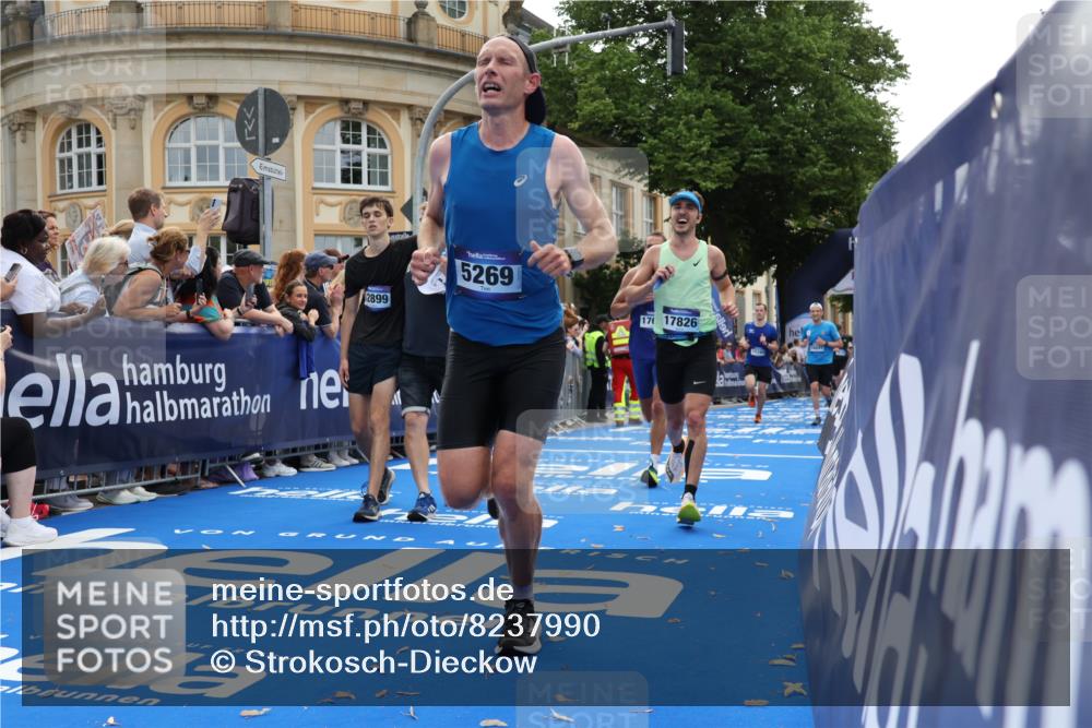 29.06.2025 - hella hamburg halbmarathon Strokosch-Dieckow http://msf.ph/oto/8237990 29.06.2025 10:35:35 Ziel 1344, 4062, 5269, 10384, 12462, 12899, 14841, 16123, 16695, 17612, 17826, 18841, 19022 meine-sportfotos.de