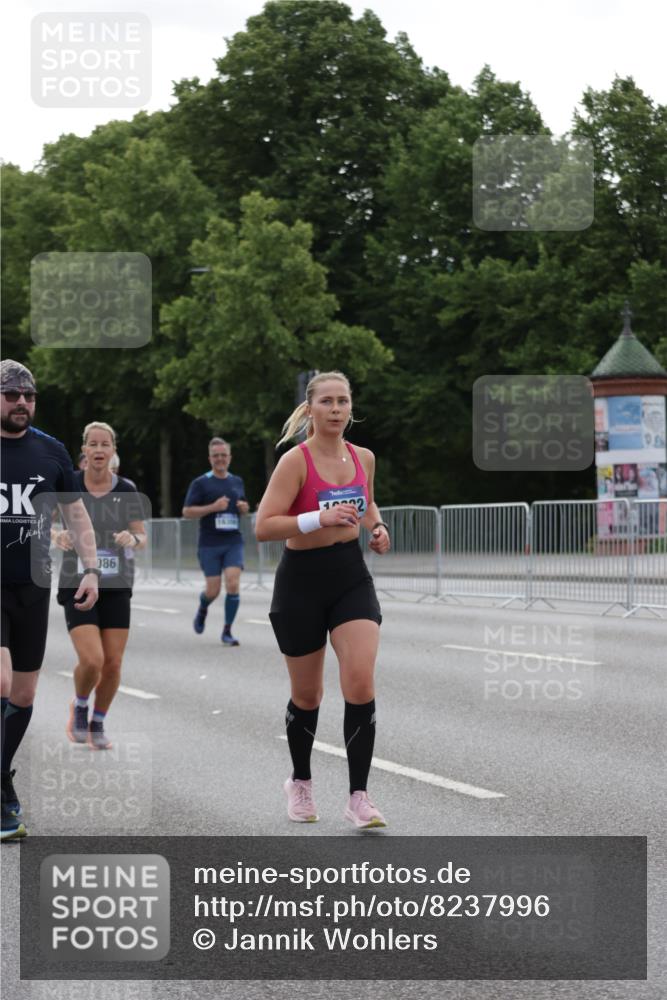 29.06.2025 - hella hamburg halbmarathon Jannik Wohlers http://msf.ph/oto/8237996 29.06.2025 10:29:08 Lombardsbrücke 1063, 1661, 3179, 3311, 3524, 4349, 4395, 6285, 6725, 7517, 7832, 8812, 9714, 10322, 10996, 11249, 11269, 11634, 11792, 11803, 12086, 12216, 13382, 14644, 16306, 16659, 16662, 16676, 17496, 17945, 18298, 18299 meine-sportfotos.de