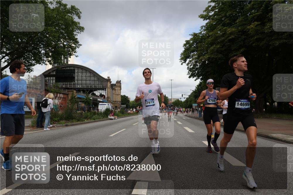 29.06.2025 - hella hamburg halbmarathon Yannick Fuchs http://msf.ph/oto/8238000 29.06.2025 10:34:37 20KM 1358, 1603, 1975, 2573, 2750, 2826, 3626, 4381, 4398, 4766, 4888, 5375, 5409, 5508, 6149, 6152, 6649, 7109, 7495, 7622, 8346, 8467, 8574, 8933, 9294, 11714, 12046, 12091, 13190, 14077, 14699, 15015, 15421, 15813, 15828, 16580, 16761, 17245, 17792, 17916, 17973, 18013, 18979 meine-sportfotos.de