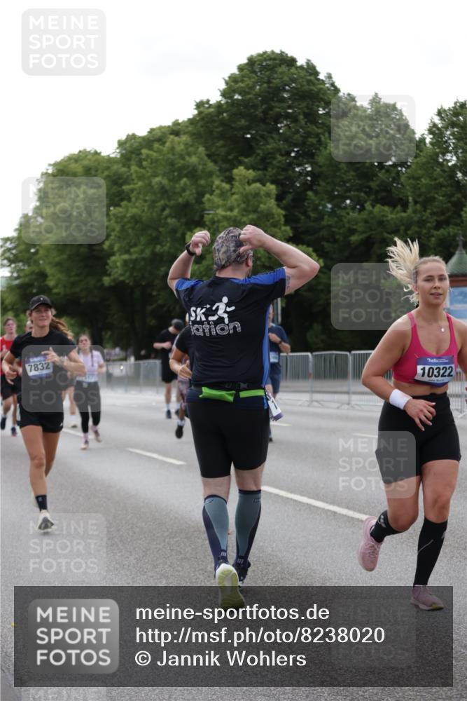 29.06.2025 - hella hamburg halbmarathon Jannik Wohlers http://msf.ph/oto/8238020 29.06.2025 10:29:09 Lombardsbrücke 1063, 1661, 3179, 3311, 3524, 4349, 4395, 5350, 6285, 6725, 7517, 7832, 8812, 9714, 9937, 10322, 10996, 11249, 11269, 11634, 11792, 12086, 12216, 13382, 14644, 16306, 16659, 16662, 16676, 17496, 17945, 18298, 18299 meine-sportfotos.de