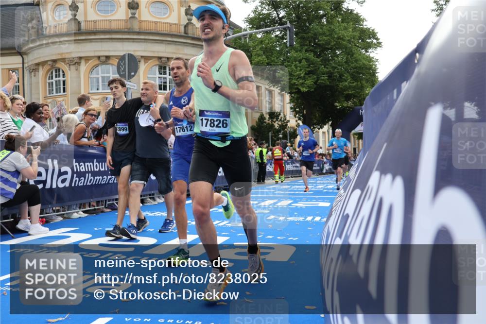 29.06.2025 - hella hamburg halbmarathon Strokosch-Dieckow http://msf.ph/oto/8238025 29.06.2025 10:35:36 Ziel 1344, 4062, 5269, 10384, 12462, 12899, 14841, 16123, 16695, 17612, 17826, 18841 meine-sportfotos.de