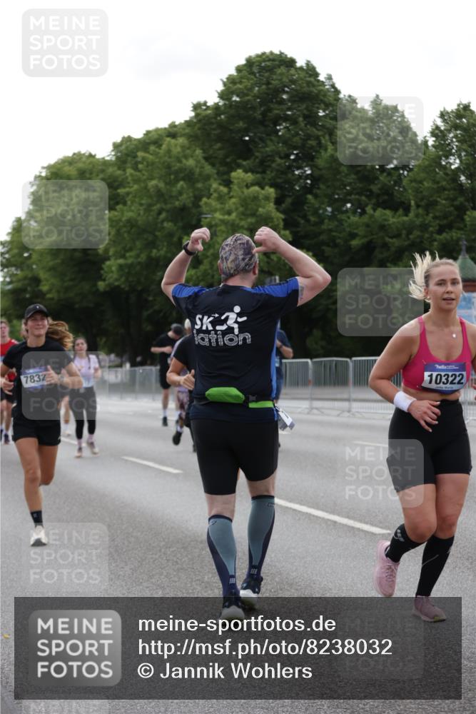 29.06.2025 - hella hamburg halbmarathon Jannik Wohlers http://msf.ph/oto/8238032 29.06.2025 10:29:09 Lombardsbrücke 1063, 1661, 3179, 3311, 3524, 4349, 4395, 5350, 6285, 6725, 7517, 7832, 8812, 9714, 9937, 10322, 10996, 11249, 11269, 11634, 11792, 12086, 12216, 13382, 14644, 16306, 16659, 16662, 16676, 17496, 17945, 18298, 18299 meine-sportfotos.de