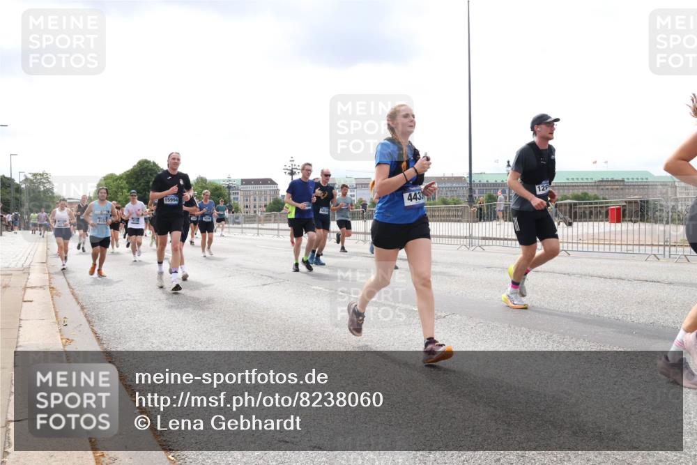 29.06.2025 - hella hamburg halbmarathon Lena Gebhardt http://msf.ph/oto/8238060 29.06.2025 10:33:45 Lombardsbrücke 1189, 1275, 1417, 1705, 1787, 1896, 1995, 2342, 2482, 2526, 2776, 2838, 3170, 3264, 3340, 3341, 3345, 3560, 3812, 4164, 4361, 4433, 4445, 4449, 4479, 4696, 4807, 4942, 5075, 5096, 5141, 5557, 5561, 5566, 5569, 5584, 5691, 5821, 5822, 5887, 6109, 6364, 6515, 6516, 6854, 6956, 6999, 7027, 7565, 7653, 7705, 8021, 8157, 8202, 8282, 8375, 8377, 8383, 8401, 8891, 9094, 9234, 9258, 9438, 9591, 9592, 9750, 9780, 9799, 9875, 9995, 10007, 10071, 10561, 11811 meine-sportfotos.de