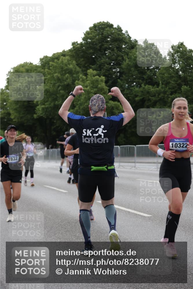 29.06.2025 - hella hamburg halbmarathon Jannik Wohlers http://msf.ph/oto/8238077 29.06.2025 10:29:10 Lombardsbrücke 1063, 1661, 3311, 3524, 4349, 4395, 5350, 6285, 6725, 7517, 7832, 9714, 9937, 10322, 10996, 11249, 11269, 11444, 11634, 12086, 12216, 12227, 13382, 14644, 16306, 16659, 16662, 17496, 17945, 18298, 18299 meine-sportfotos.de