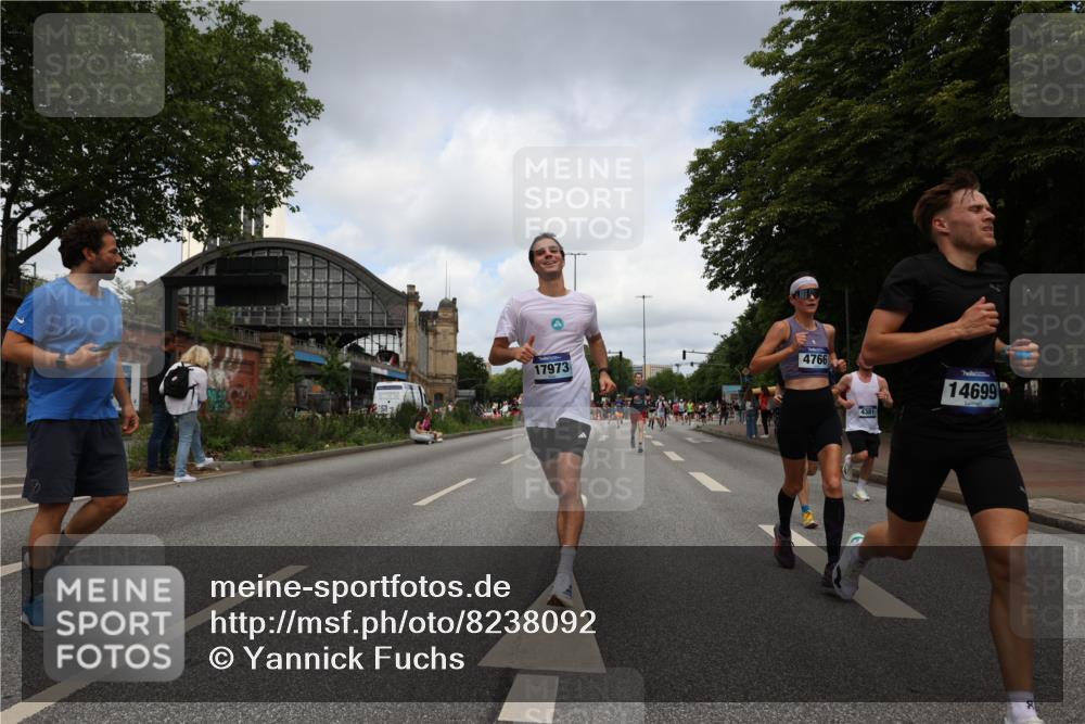 29.06.2025 - hella hamburg halbmarathon Yannick Fuchs http://msf.ph/oto/8238092 29.06.2025 10:34:37 20KM 1358, 1603, 1975, 2573, 2750, 2826, 3626, 4381, 4398, 4766, 4888, 5375, 5409, 5508, 6149, 6152, 6649, 7109, 7495, 7622, 8346, 8467, 8574, 8933, 9294, 11714, 12046, 12091, 13190, 14077, 14699, 15015, 15421, 15813, 15828, 16580, 16761, 17245, 17792, 17916, 17973, 18013, 18979 meine-sportfotos.de