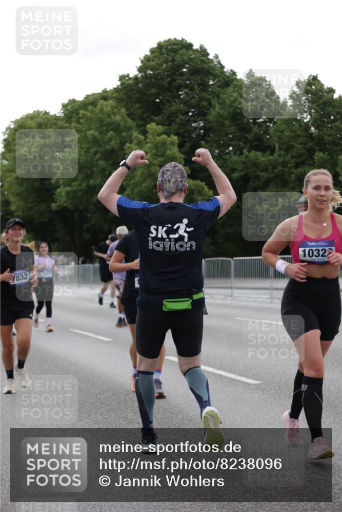 29.06.2025 - hella hamburg halbmarathon Jannik Wohlers http://msf.ph/oto/8238096 29.06.2025 10:29:10 Lombardsbrücke 1063, 1661, 3311, 3524, 4349, 4395, 5350, 6285, 6725, 7517, 7832, 9714, 9937, 10322, 10996, 11249, 11269, 11444, 11634, 12086, 12216, 12227, 13382, 14644, 16306, 16659, 16662, 17496, 17945, 18298, 18299 meine-sportfotos.de