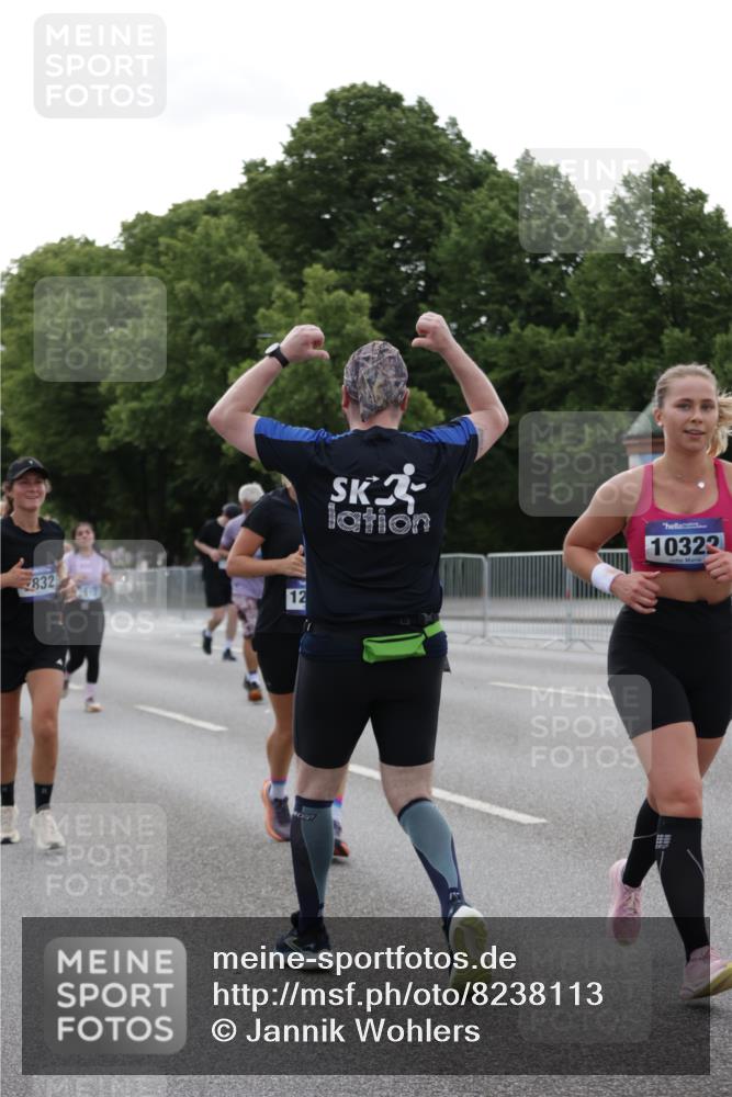 29.06.2025 - hella hamburg halbmarathon Jannik Wohlers http://msf.ph/oto/8238113 29.06.2025 10:29:10 Lombardsbrücke 1063, 1661, 3311, 3524, 4349, 4395, 5350, 6285, 6725, 7517, 7832, 9714, 9937, 10322, 10996, 11249, 11269, 11444, 11634, 12086, 12216, 12227, 13382, 14644, 16306, 16659, 16662, 17496, 17945, 18298, 18299 meine-sportfotos.de