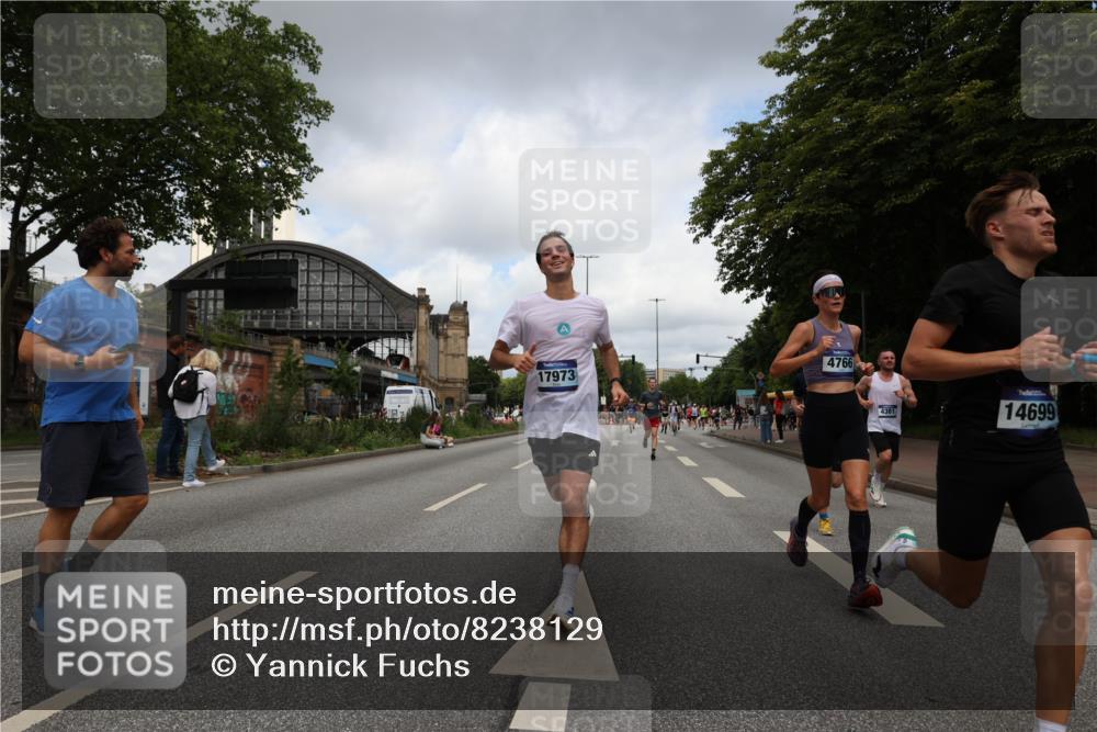 29.06.2025 - hella hamburg halbmarathon Yannick Fuchs http://msf.ph/oto/8238129 29.06.2025 10:34:37 20KM 1358, 1603, 1975, 2573, 2750, 2826, 3626, 4381, 4398, 4766, 4888, 5375, 5409, 5508, 6149, 6152, 6649, 7109, 7495, 7622, 8346, 8467, 8574, 8933, 9294, 11714, 12046, 12091, 13190, 14077, 14699, 15015, 15421, 15813, 15828, 16580, 16761, 17245, 17792, 17916, 17973, 18013, 18979 meine-sportfotos.de