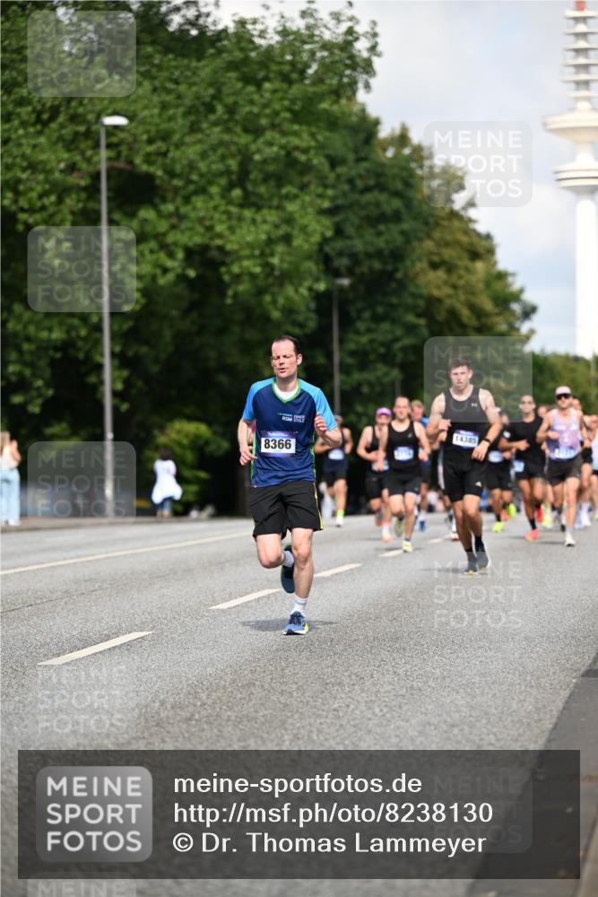 29.06.2025 - hella hamburg halbmarathon Dr. Thomas Lammeyer http://msf.ph/oto/8238130 29.06.2025 09:50:49 Kennedybrücke 1002, 1217, 1910, 2121, 2228, 2404, 2563, 2774, 2851, 3783, 3790, 4246, 4740, 5961, 6032, 6473, 6915, 7831, 7972, 8366, 8395, 9171, 10771, 11055 meine-sportfotos.de
