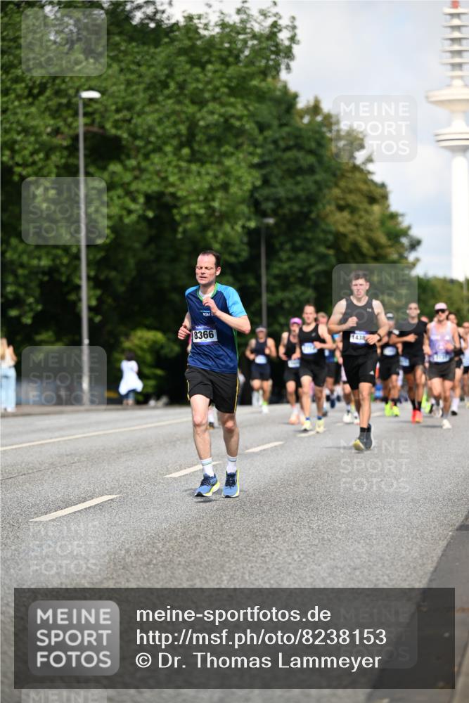 29.06.2025 - hella hamburg halbmarathon Dr. Thomas Lammeyer http://msf.ph/oto/8238153 29.06.2025 09:50:49 Kennedybrücke 1002, 1217, 1910, 2121, 2228, 2404, 2563, 2774, 2851, 3783, 3790, 4246, 4740, 5961, 6032, 6473, 6915, 7831, 7972, 8366, 8395, 9171, 10771, 11055 meine-sportfotos.de