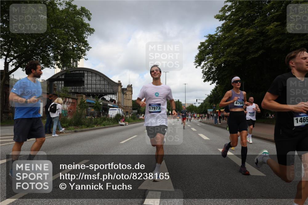 29.06.2025 - hella hamburg halbmarathon Yannick Fuchs http://msf.ph/oto/8238165 29.06.2025 10:34:37 20KM 1358, 1603, 1975, 2573, 2750, 2826, 3626, 4381, 4398, 4766, 4888, 5375, 5409, 5508, 6149, 6152, 6649, 7109, 7495, 7622, 8346, 8467, 8574, 8933, 9294, 11714, 12046, 12091, 13190, 14077, 14699, 15015, 15421, 15813, 15828, 16580, 16761, 17245, 17792, 17916, 17973, 18013, 18979 meine-sportfotos.de