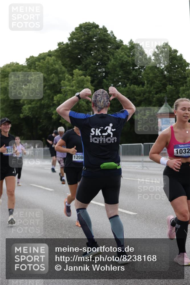 29.06.2025 - hella hamburg halbmarathon Jannik Wohlers http://msf.ph/oto/8238168 29.06.2025 10:29:10 Lombardsbrücke 1063, 1661, 3311, 3524, 4349, 4395, 5350, 6285, 6725, 7517, 7832, 9714, 9937, 10322, 10996, 11249, 11269, 11444, 11634, 12086, 12216, 12227, 13382, 14644, 16306, 16659, 16662, 17496, 17945, 18298, 18299 meine-sportfotos.de