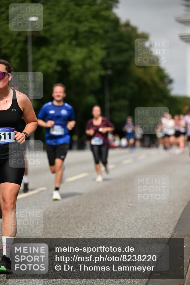 29.06.2025 - hella hamburg halbmarathon Dr. Thomas Lammeyer http://msf.ph/oto/8238220 29.06.2025 10:13:51 Kennedybrücke 1573, 1838, 3921, 5511, 7042, 7187, 7333, 7636, 8090, 8219, 8890, 9366, 9434, 9674, 9781, 10036, 10943, 11027, 11180 meine-sportfotos.de