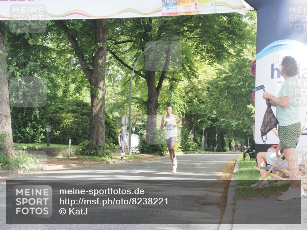 29.06.2025 - hella hamburg halbmarathon KatJ http://msf.ph/oto/8238221 29.06.2025 09:54:52 Zwischen KM18-KM19 11 meine-sportfotos.de