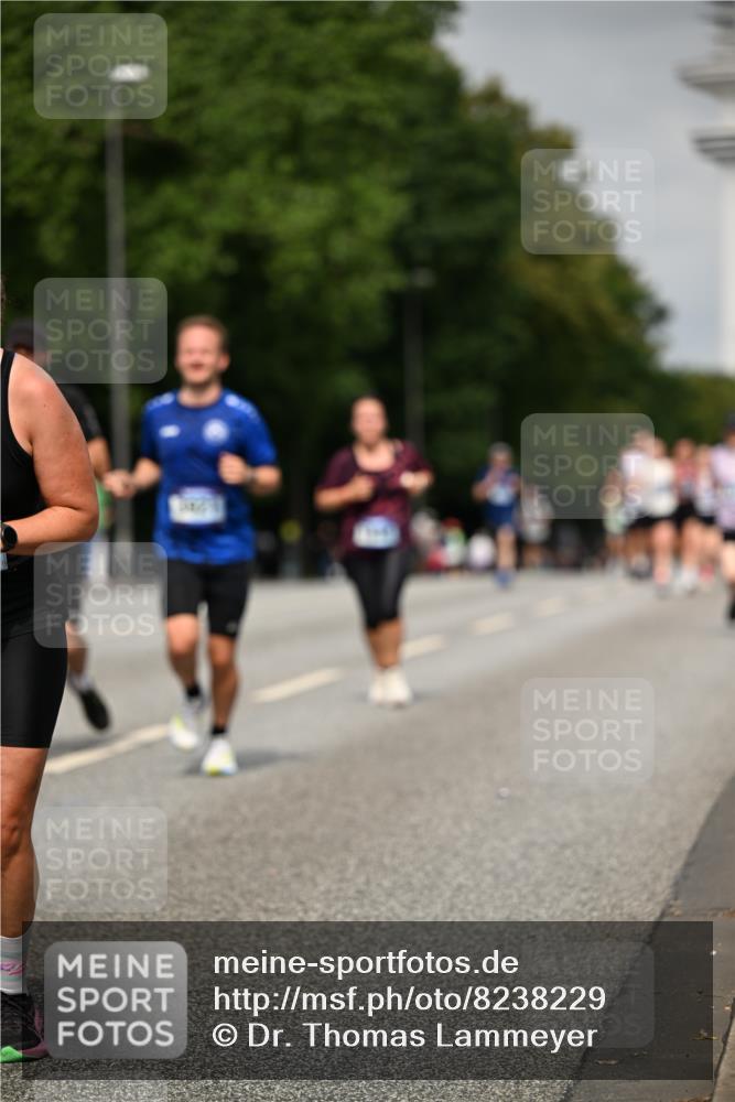 29.06.2025 - hella hamburg halbmarathon Dr. Thomas Lammeyer http://msf.ph/oto/8238229 29.06.2025 10:13:52 Kennedybrücke 1573, 1838, 3921, 5511, 7042, 7187, 7333, 7636, 8090, 8219, 8890, 9366, 9434, 9674, 9781, 9816, 10036, 10943, 11027, 11180 meine-sportfotos.de