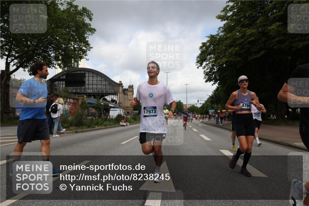 29.06.2025 - hella hamburg halbmarathon Yannick Fuchs http://msf.ph/oto/8238245 29.06.2025 10:34:37 20KM 1358, 1603, 1975, 2573, 2750, 2826, 3626, 4381, 4398, 4766, 4888, 5375, 5409, 5508, 6149, 6152, 6649, 7109, 7495, 7622, 8346, 8467, 8574, 8933, 9294, 11714, 12046, 12091, 13190, 14077, 14699, 15015, 15421, 15813, 15828, 16580, 16761, 17245, 17792, 17916, 17973, 18013, 18979 meine-sportfotos.de