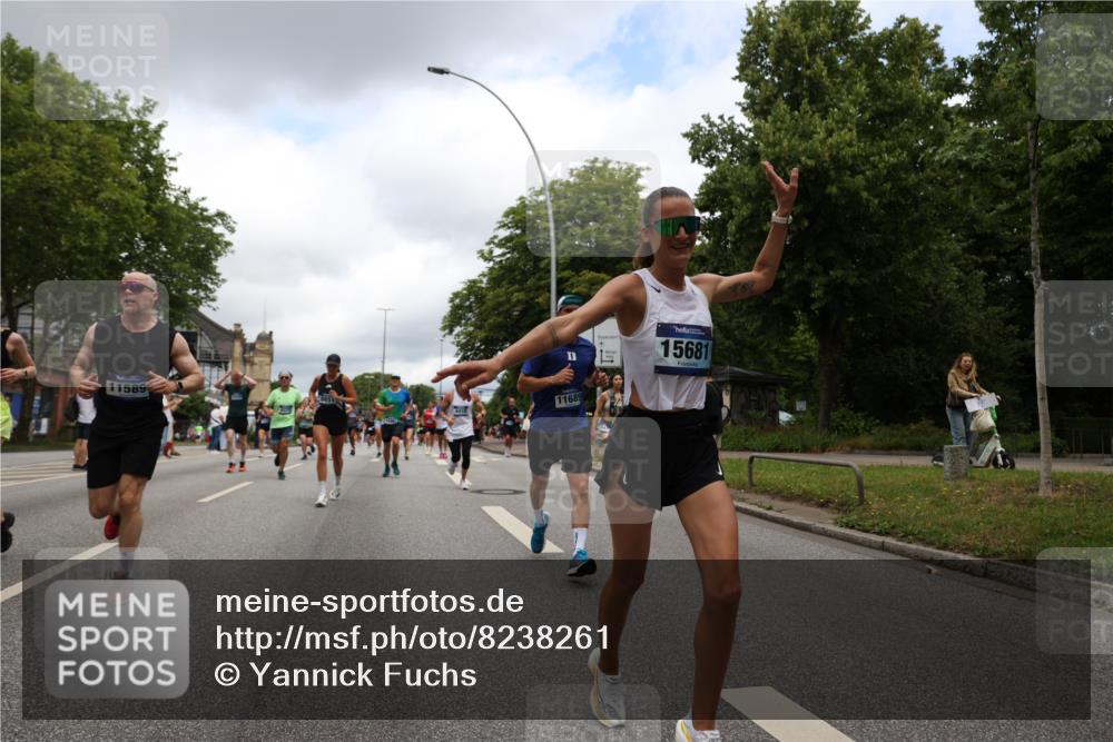 29.06.2025 - hella hamburg halbmarathon Yannick Fuchs http://msf.ph/oto/8238261 29.06.2025 10:47:13 20KM 1061, 1258, 1499, 1683, 1706, 1783, 2074, 2082, 2099, 2208, 2346, 2910, 3059, 3208, 3209, 3334, 3999, 4065, 4419, 4635, 4770, 5077, 5907, 6198, 6628, 7177, 7509, 7864, 8273, 8361, 8390, 8651, 9065, 9163, 9537, 10549, 10724, 10895, 11217, 11588, 11589, 11604, 11689, 11992, 12155, 12413, 12490, 12875, 12910, 13289, 14323, 15061, 15126, 15179, 15430, 15497, 15681, 15980, 16467, 16538, 16986, 18249, 18590, 18720, 18901, 19208, 19244 meine-sportfotos.de