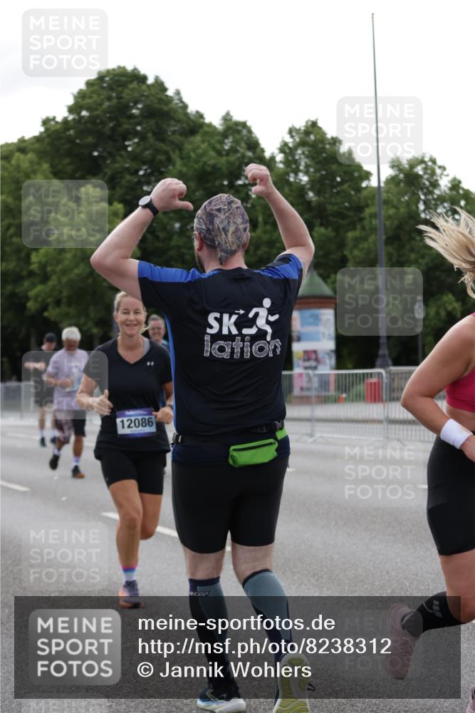 29.06.2025 - hella hamburg halbmarathon Jannik Wohlers http://msf.ph/oto/8238312 29.06.2025 10:29:10 Lombardsbrücke 1063, 1661, 3311, 3524, 4349, 4395, 5350, 6285, 6725, 7517, 7832, 9714, 9937, 10322, 10996, 11249, 11269, 11444, 11634, 12086, 12216, 12227, 13382, 14644, 16306, 16659, 16662, 17496, 17945, 18298, 18299 meine-sportfotos.de