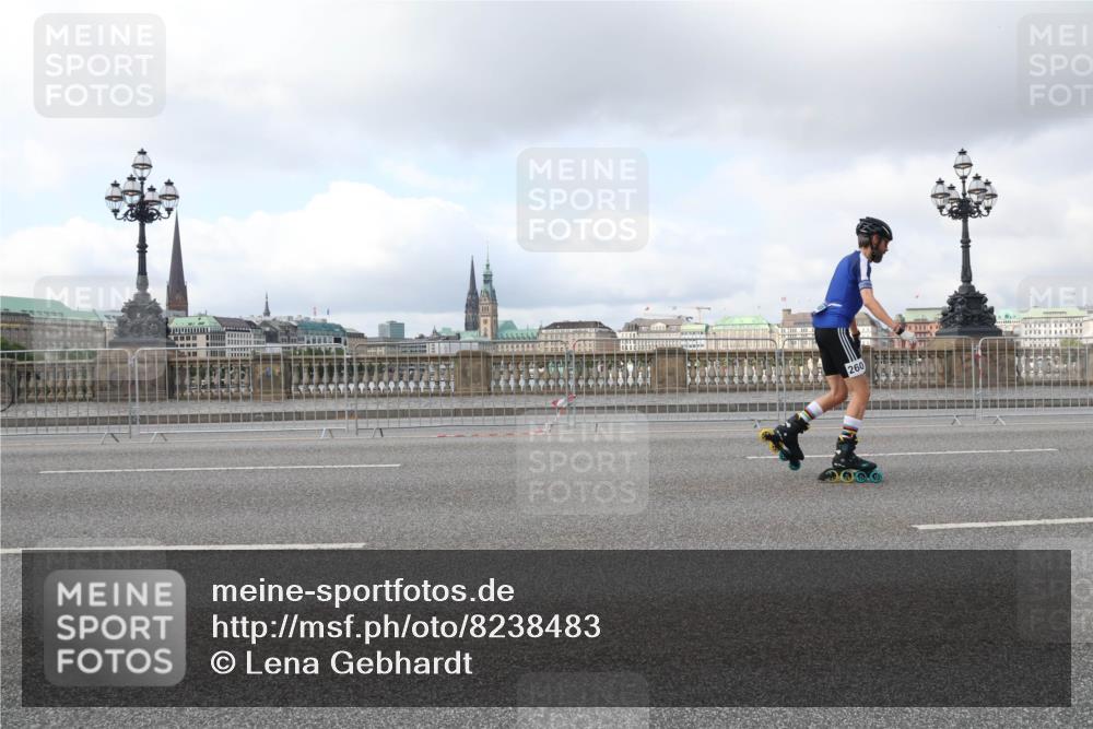 29.06.2025 - hella hamburg halbmarathon Lena Gebhardt http://msf.ph/oto/8238483 29.06.2025 09:02:02 Lombardsbrücke  meine-sportfotos.de