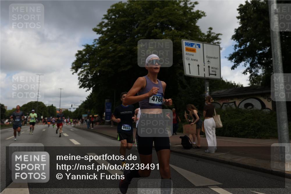 29.06.2025 - hella hamburg halbmarathon Yannick Fuchs http://msf.ph/oto/8238491 29.06.2025 10:34:38 20KM 1358, 1603, 1975, 2573, 2750, 2826, 3626, 4381, 4766, 4888, 5375, 5409, 5508, 5803, 6149, 6152, 6649, 7109, 7495, 7622, 8346, 8467, 8574, 8933, 9294, 10900, 11714, 11731, 12046, 12091, 12865, 13190, 14077, 14699, 15015, 15421, 15813, 15828, 16580, 16761, 17245, 17973, 18013, 18979 meine-sportfotos.de