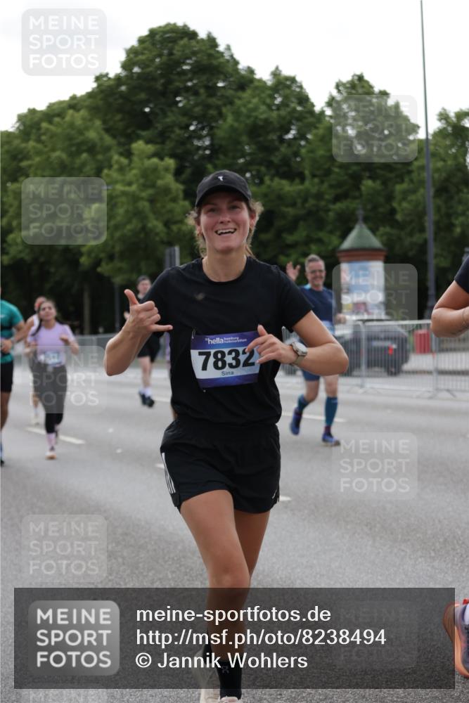 29.06.2025 - hella hamburg halbmarathon Jannik Wohlers http://msf.ph/oto/8238494 29.06.2025 10:29:11 Lombardsbrücke 1063, 1661, 3311, 3524, 4349, 4395, 5350, 6285, 6725, 7517, 7832, 9714, 9937, 10322, 10996, 11249, 11269, 11444, 11634, 12086, 12216, 12227, 13382, 14644, 16306, 16659, 16662, 17496, 17945, 18298, 18299 meine-sportfotos.de