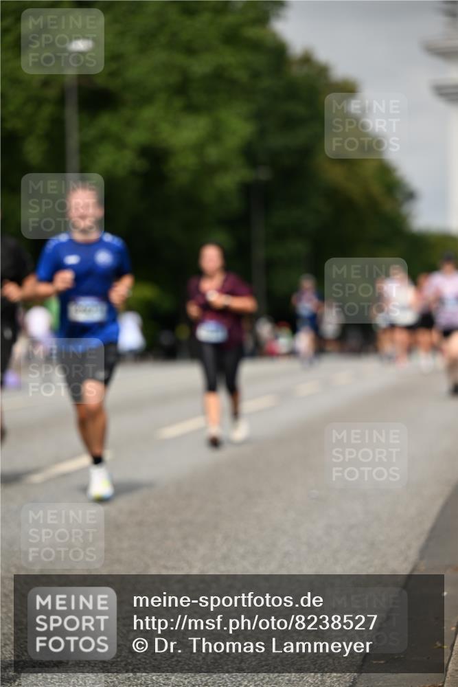 29.06.2025 - hella hamburg halbmarathon Dr. Thomas Lammeyer http://msf.ph/oto/8238527 29.06.2025 10:13:52 Kennedybrücke 1573, 1838, 3921, 5511, 7042, 7187, 7333, 7636, 8090, 8219, 8890, 9366, 9434, 9674, 9781, 9816, 10036, 10943, 11027, 11180 meine-sportfotos.de