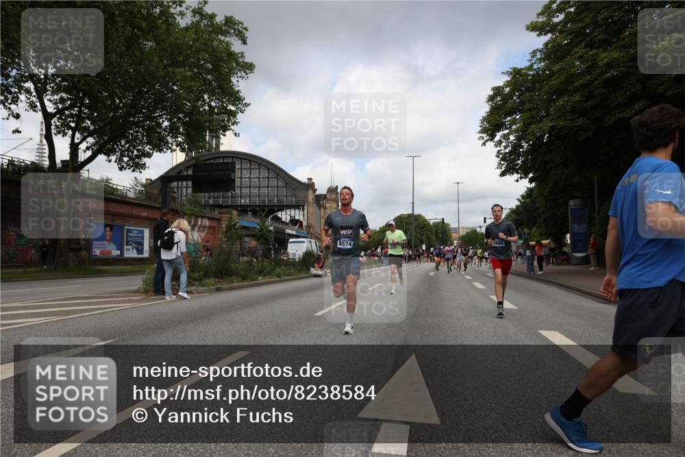 29.06.2025 - hella hamburg halbmarathon Yannick Fuchs http://msf.ph/oto/8238584 29.06.2025 10:34:40 20KM 1358, 1603, 1975, 2573, 2750, 2826, 3626, 4381, 4766, 4888, 5375, 5409, 5508, 5803, 6149, 6152, 6649, 7109, 7495, 7622, 8467, 8574, 8933, 9294, 10900, 11714, 11731, 12088, 12865, 14077, 14699, 15015, 15421, 15813, 15828, 16580, 16761, 17245, 17973, 18013, 18979 meine-sportfotos.de
