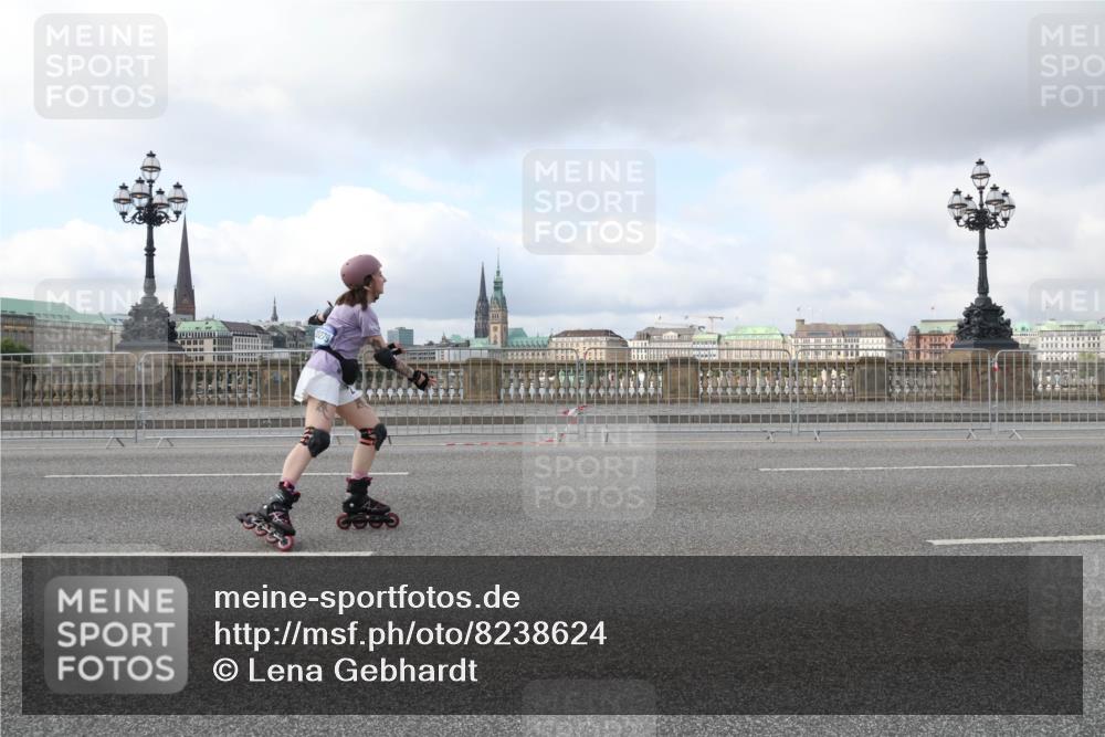 29.06.2025 - hella hamburg halbmarathon Lena Gebhardt http://msf.ph/oto/8238624 29.06.2025 09:02:06 Lombardsbrücke  meine-sportfotos.de