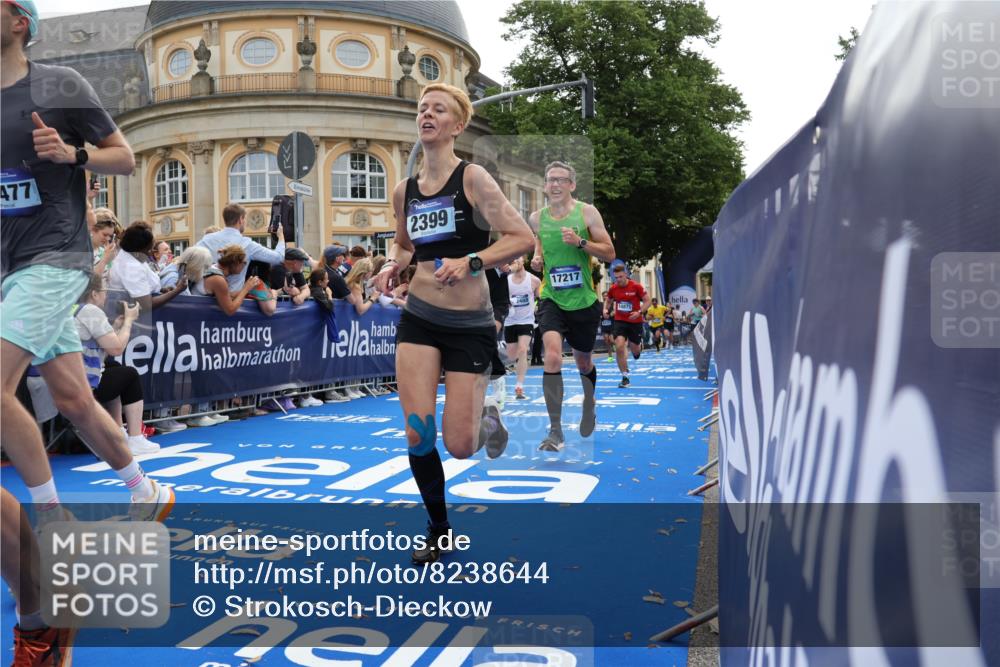 29.06.2025 - hella hamburg halbmarathon Strokosch-Dieckow http://msf.ph/oto/8238644 29.06.2025 10:36:06 Ziel 2399, 2774, 6032, 6990, 9313, 10477, 12168, 12447, 12488, 13419, 14601, 14875, 15115, 17078, 17217, 17329, 17691, 18156, 18259, 18600 meine-sportfotos.de