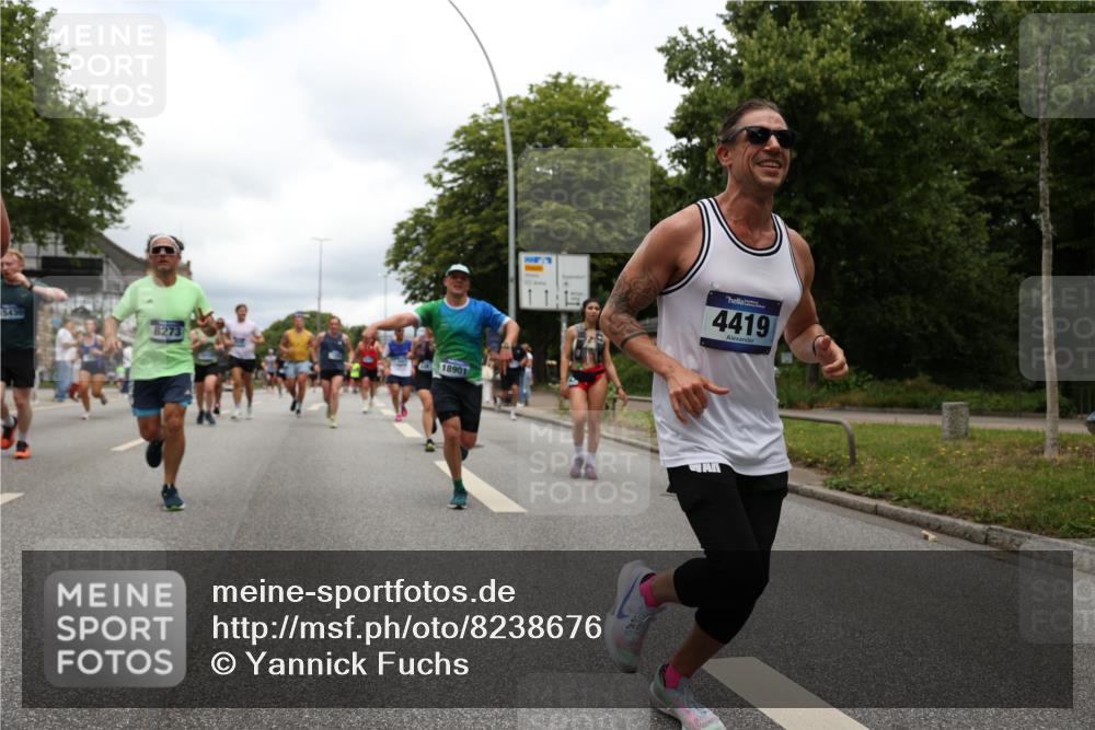 29.06.2025 - hella hamburg halbmarathon Yannick Fuchs http://msf.ph/oto/8238676 29.06.2025 10:47:15 20KM 1061, 1258, 1499, 1706, 1783, 2074, 2082, 2099, 2208, 2346, 2910, 3059, 3208, 3209, 3334, 3999, 4065, 4419, 4635, 4770, 5077, 5907, 6198, 6628, 6877, 7177, 7509, 7864, 8273, 8361, 8390, 8651, 9065, 9142, 9163, 9537, 10549, 10724, 10895, 11217, 11588, 11589, 11604, 11689, 11992, 12155, 12413, 12490, 12875, 12910, 13289, 14323, 15061, 15126, 15179, 15430, 15497, 15681, 15980, 16467, 16538, 16986, 18134, 18249, 18590, 18720, 18901, 19208, 19244 meine-sportfotos.de