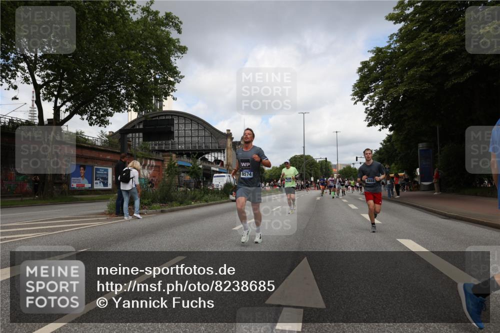 29.06.2025 - hella hamburg halbmarathon Yannick Fuchs http://msf.ph/oto/8238685 29.06.2025 10:34:40 20KM 1358, 1603, 1975, 2573, 2750, 2826, 3626, 4381, 4766, 4888, 5375, 5409, 5508, 5803, 6149, 6152, 6649, 7109, 7495, 7622, 8467, 8574, 8933, 9294, 10900, 11714, 11731, 12088, 12865, 14077, 14699, 15015, 15421, 15813, 15828, 16580, 16761, 17245, 17973, 18013, 18979 meine-sportfotos.de