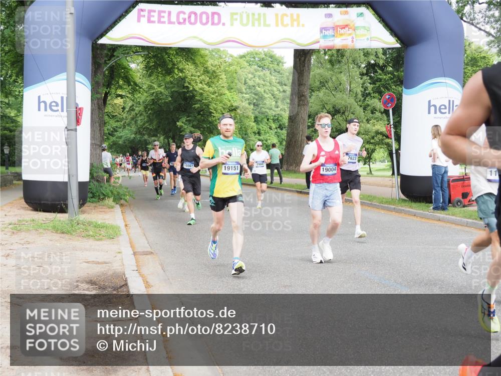 29.06.2025 - hella hamburg halbmarathon MichiJ http://msf.ph/oto/8238710 29.06.2025 10:27:26 Zwischen KM18-KM19 2849, 3431, 7981, 9403, 11049, 11055, 11281, 11379, 13514, 14905, 15372, 15561, 17623, 18723, 18761, 19004, 19151 meine-sportfotos.de