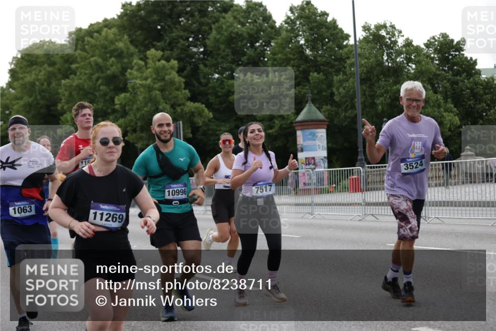 29.06.2025 - hella hamburg halbmarathon Jannik Wohlers http://msf.ph/oto/8238711 29.06.2025 10:29:14 Lombardsbrücke 1063, 1661, 3311, 3524, 4349, 4395, 5350, 6285, 7517, 7832, 9937, 10322, 10996, 11249, 11269, 11376, 11444, 11634, 12086, 12216, 12227, 13382, 13810, 16306, 16659, 16662, 17496, 17945, 18298, 18299, 18385 meine-sportfotos.de