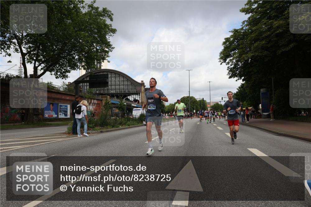 29.06.2025 - hella hamburg halbmarathon Yannick Fuchs http://msf.ph/oto/8238725 29.06.2025 10:34:40 20KM 1358, 1603, 1975, 2573, 2750, 2826, 3626, 4381, 4766, 4888, 5375, 5409, 5508, 5803, 6149, 6152, 6649, 7109, 7495, 7622, 8467, 8574, 8933, 9294, 10900, 11714, 11731, 12088, 12865, 14077, 14699, 15015, 15421, 15813, 15828, 16580, 16761, 17245, 17973, 18013, 18979 meine-sportfotos.de