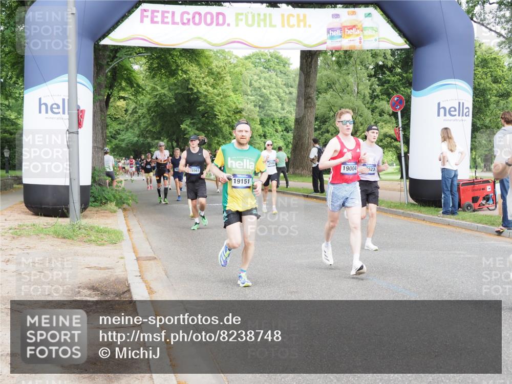 29.06.2025 - hella hamburg halbmarathon MichiJ http://msf.ph/oto/8238748 29.06.2025 10:27:26 Zwischen KM18-KM19 2849, 3431, 7981, 9403, 11049, 11055, 11281, 11379, 13514, 14905, 15372, 15561, 17623, 18723, 18761, 19004, 19151 meine-sportfotos.de
