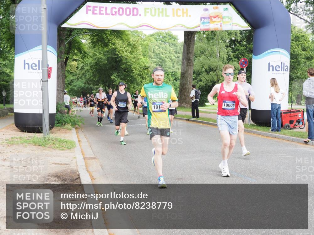 29.06.2025 - hella hamburg halbmarathon MichiJ http://msf.ph/oto/8238779 29.06.2025 10:27:27 Zwischen KM18-KM19 3431, 3783, 7981, 9403, 11049, 11281, 11379, 13514, 14905, 15372, 15561, 17623, 18723, 18761, 19004, 19151 meine-sportfotos.de