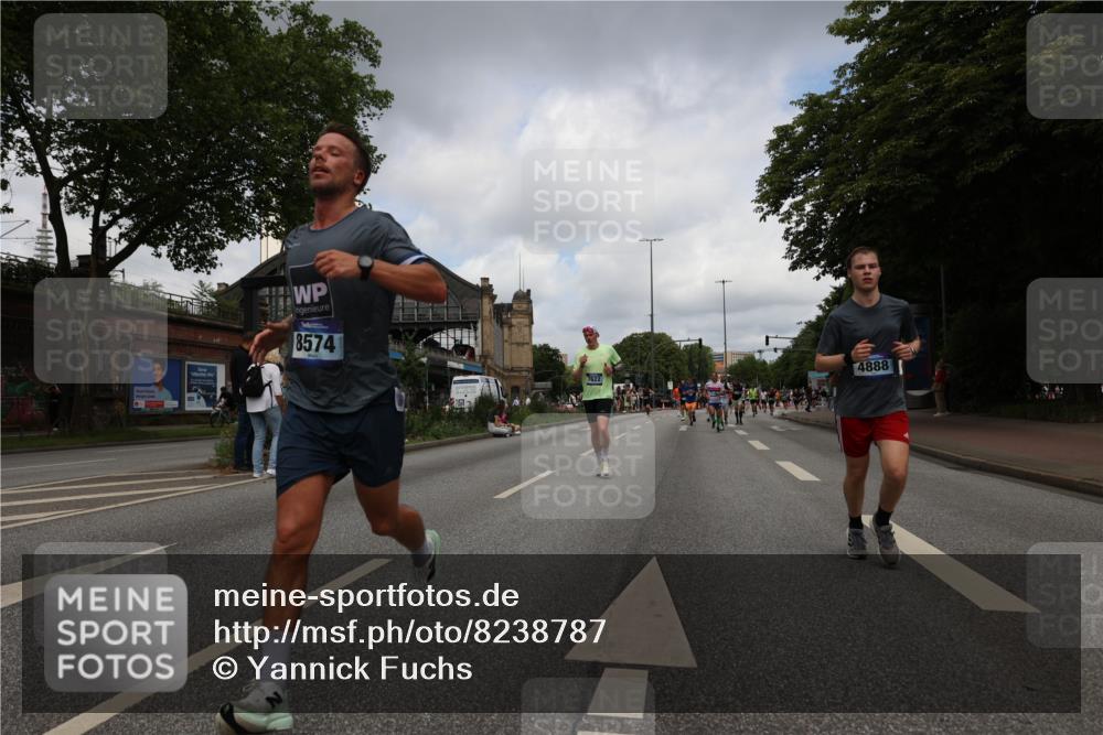 29.06.2025 - hella hamburg halbmarathon Yannick Fuchs http://msf.ph/oto/8238787 29.06.2025 10:34:41 20KM 1358, 1603, 1975, 2573, 2750, 2826, 3626, 4381, 4766, 4888, 5375, 5409, 5508, 5803, 6149, 6152, 6649, 7109, 7495, 7622, 8467, 8574, 8933, 9294, 10900, 11714, 11731, 12088, 12865, 14077, 14699, 14924, 15015, 15421, 15424, 15813, 15828, 16580, 16761, 17245, 17973, 18013, 18979 meine-sportfotos.de