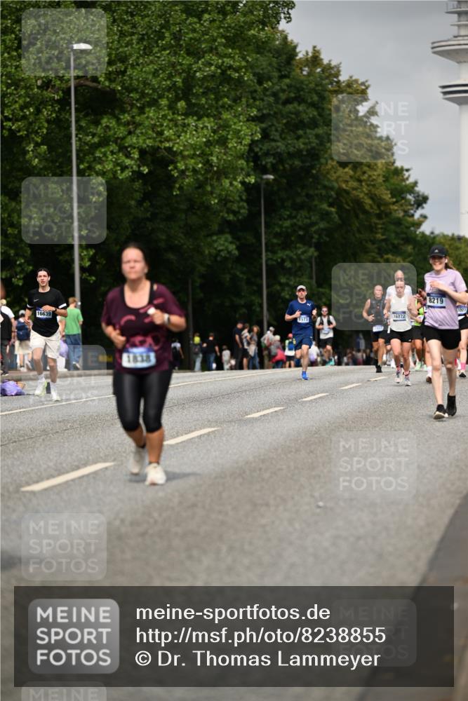 29.06.2025 - hella hamburg halbmarathon Dr. Thomas Lammeyer http://msf.ph/oto/8238855 29.06.2025 10:13:53 Kennedybrücke 1483, 1573, 1838, 3921, 5511, 7042, 7333, 7636, 7685, 8090, 8219, 8890, 9366, 9434, 9674, 9781, 9816, 10036, 10943, 11027, 11180 meine-sportfotos.de