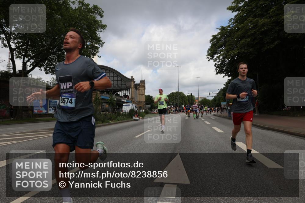 29.06.2025 - hella hamburg halbmarathon Yannick Fuchs http://msf.ph/oto/8238856 29.06.2025 10:34:41 20KM 1358, 1603, 1975, 2573, 2750, 2826, 3626, 4381, 4766, 4888, 5375, 5409, 5508, 5803, 6149, 6152, 6649, 7109, 7495, 7622, 8467, 8574, 8933, 9294, 10900, 11714, 11731, 12088, 12865, 14077, 14699, 14924, 15015, 15421, 15424, 15813, 15828, 16580, 16761, 17245, 17973, 18013, 18979 meine-sportfotos.de