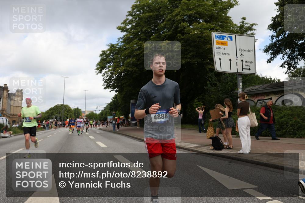 29.06.2025 - hella hamburg halbmarathon Yannick Fuchs http://msf.ph/oto/8238892 29.06.2025 10:34:41 20KM 1358, 1603, 1975, 2573, 2750, 2826, 3626, 4381, 4766, 4888, 5375, 5409, 5508, 5803, 6149, 6152, 6649, 7109, 7495, 7622, 8467, 8574, 8933, 9294, 10900, 11714, 11731, 12088, 12865, 14077, 14699, 14924, 15015, 15421, 15424, 15813, 15828, 16580, 16761, 17245, 17973, 18013, 18979 meine-sportfotos.de