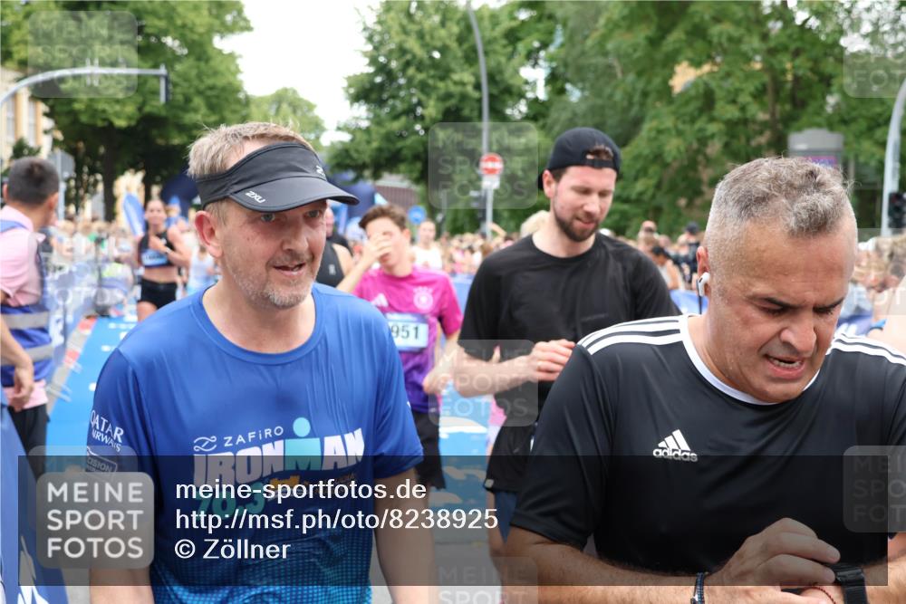 29.06.2025 - hella hamburg halbmarathon Zöllner http://msf.ph/oto/8238925 29.06.2025 10:55:35 Ziel 2252, 3037, 4951, 5319, 6591, 8573, 11554, 11568, 12196, 12544, 12584, 13267, 14036, 14592, 16110, 16213, 16334, 16609, 17615 meine-sportfotos.de