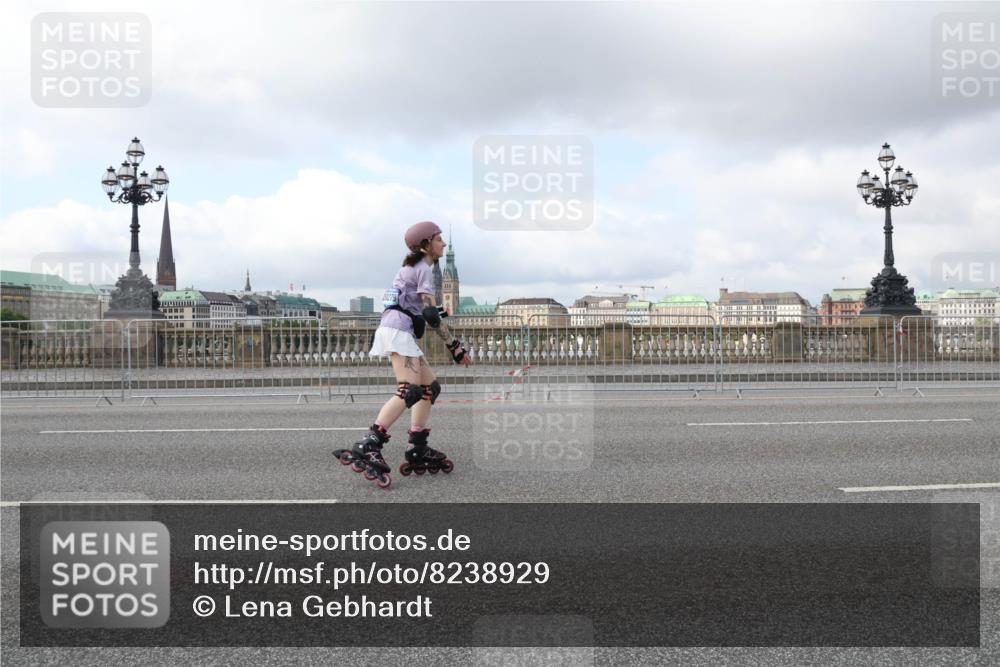 29.06.2025 - hella hamburg halbmarathon Lena Gebhardt http://msf.ph/oto/8238929 29.06.2025 09:02:06 Lombardsbrücke  meine-sportfotos.de