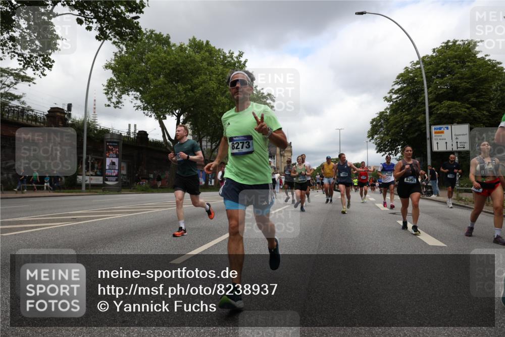 29.06.2025 - hella hamburg halbmarathon Yannick Fuchs http://msf.ph/oto/8238937 29.06.2025 10:47:16 20KM 1061, 1258, 1499, 1706, 1783, 2074, 2082, 2099, 2208, 2346, 2910, 3059, 3208, 3209, 3334, 3999, 4065, 4419, 4635, 4770, 5077, 5907, 6198, 6628, 6877, 7177, 7509, 7864, 8273, 8361, 8390, 8651, 9065, 9142, 9163, 9537, 10549, 10724, 10895, 11217, 11588, 11589, 11604, 11689, 11992, 12155, 12413, 12490, 12875, 12910, 13289, 13997, 14323, 15061, 15126, 15179, 15430, 15497, 15681, 16467, 16538, 16986, 18134, 18249, 18590, 18720, 18901, 19208, 19244 meine-sportfotos.de