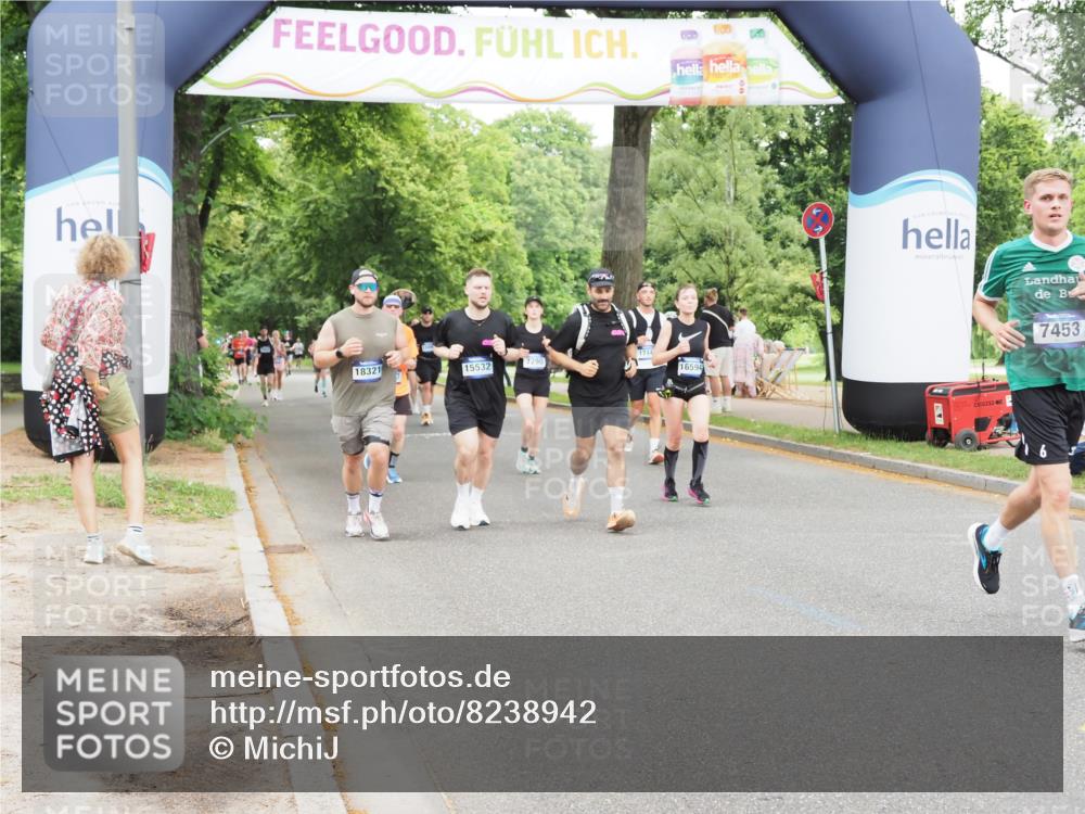 29.06.2025 - hella hamburg halbmarathon MichiJ http://msf.ph/oto/8238942 29.06.2025 10:50:17 Zwischen KM18-KM19 2424, 2685, 4328, 7290, 7453, 7717, 11208, 12315, 14493, 16367, 16478, 16594, 17071, 17441, 18321 meine-sportfotos.de