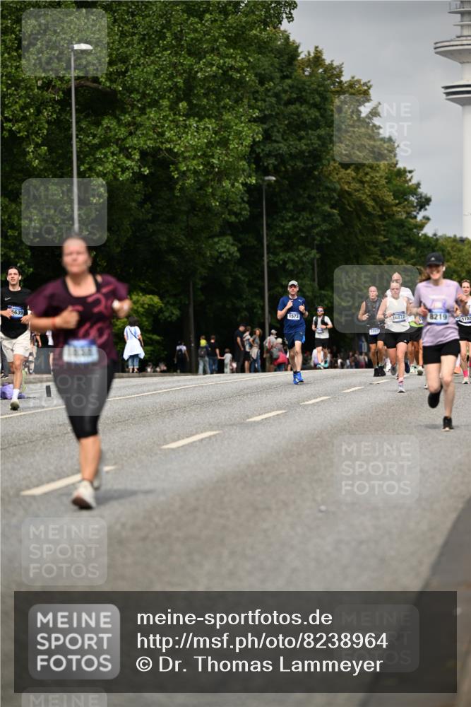 29.06.2025 - hella hamburg halbmarathon Dr. Thomas Lammeyer http://msf.ph/oto/8238964 29.06.2025 10:13:54 Kennedybrücke 1483, 1513, 1573, 1838, 3921, 5511, 7042, 7333, 7636, 7685, 8090, 8219, 8890, 9366, 9434, 9674, 9681, 9781, 9816, 10036, 10943, 11027, 11180 meine-sportfotos.de