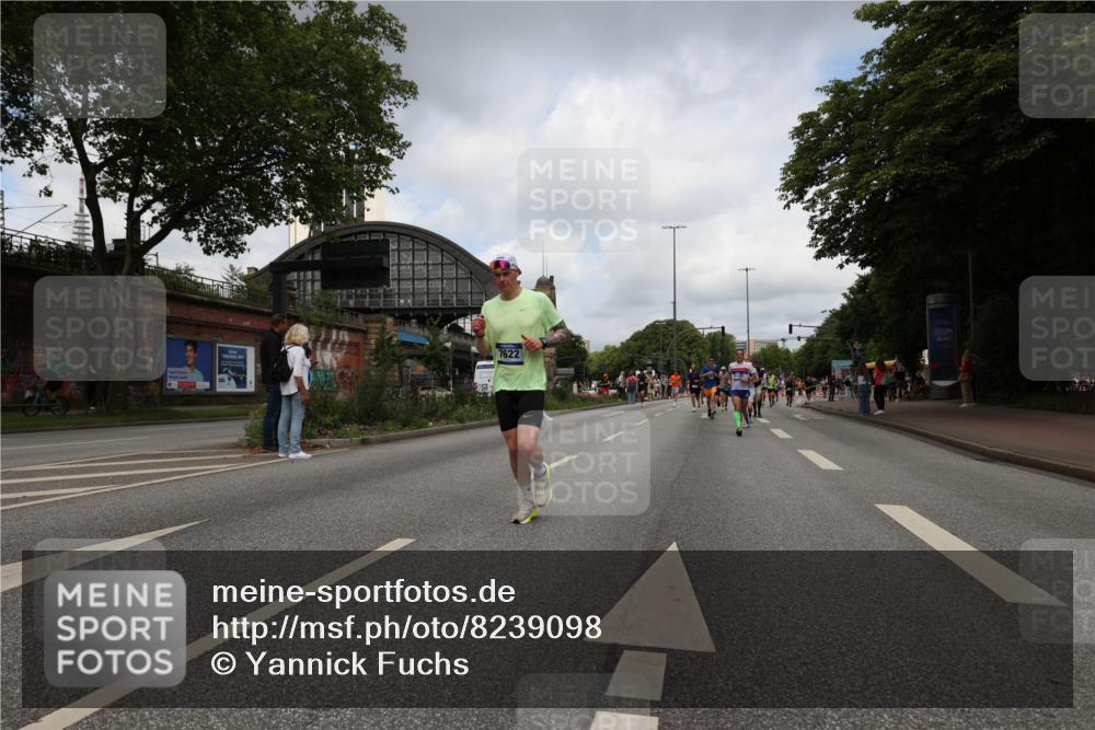 29.06.2025 - hella hamburg halbmarathon Yannick Fuchs http://msf.ph/oto/8239098 29.06.2025 10:34:42 20KM 1358, 1603, 1975, 2573, 2750, 2826, 3626, 4381, 4766, 4888, 5375, 5409, 5508, 5803, 6149, 6152, 6649, 7109, 7495, 7622, 8467, 8574, 8933, 9294, 10900, 11731, 12088, 12865, 14077, 14699, 14924, 15015, 15421, 15424, 15813, 15828, 16580, 16761, 17245, 17973, 18614, 18979 meine-sportfotos.de