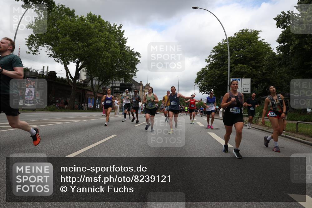 29.06.2025 - hella hamburg halbmarathon Yannick Fuchs http://msf.ph/oto/8239121 29.06.2025 10:47:16 20KM 1061, 1258, 1499, 1706, 1783, 2074, 2082, 2099, 2208, 2346, 2910, 3059, 3208, 3209, 3334, 3999, 4065, 4419, 4635, 4770, 5077, 5907, 6198, 6628, 6877, 7177, 7509, 7864, 8273, 8361, 8390, 8651, 9065, 9142, 9163, 9537, 10549, 10724, 10895, 11217, 11588, 11589, 11604, 11689, 11992, 12155, 12413, 12490, 12875, 12910, 13289, 13997, 14323, 15061, 15126, 15179, 15430, 15497, 15681, 16467, 16538, 16986, 18134, 18249, 18590, 18720, 18901, 19208, 19244 meine-sportfotos.de
