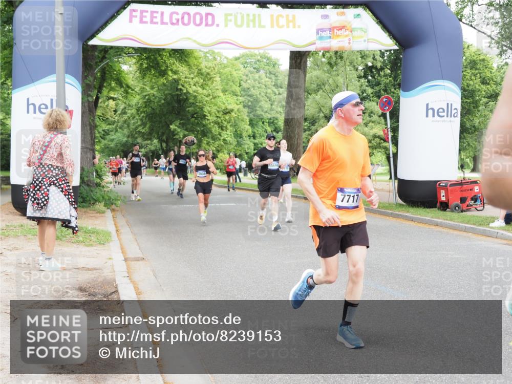 29.06.2025 - hella hamburg halbmarathon MichiJ http://msf.ph/oto/8239153 29.06.2025 10:50:21 Zwischen KM18-KM19 2424, 3919, 7290, 7453, 7717, 12008, 14493, 15532, 15698, 16594, 17441, 18321 meine-sportfotos.de