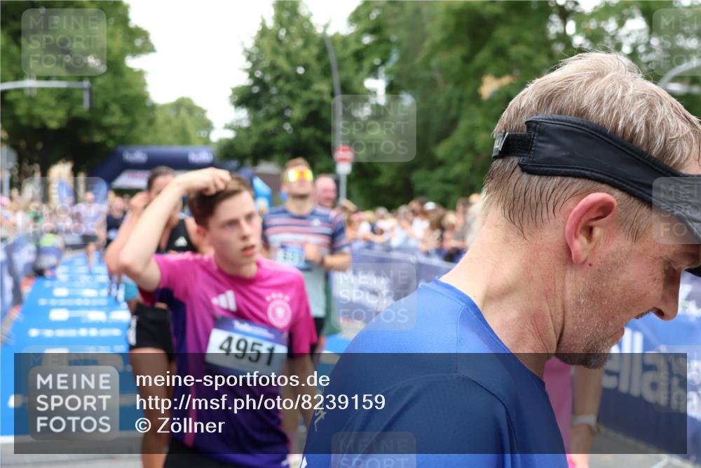 29.06.2025 - hella hamburg halbmarathon Zöllner http://msf.ph/oto/8239159 29.06.2025 10:55:37 Ziel 2982, 3037, 5319, 6591, 8573, 11554, 11568, 12196, 12515, 12544, 12584, 13267, 14036, 14592, 16110, 16334, 16609, 17615 meine-sportfotos.de